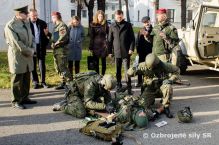 Fotoreport: tátni tajomníci ministerstiev obrany ČR a SR navštívili slovenskú jednotku SOF
